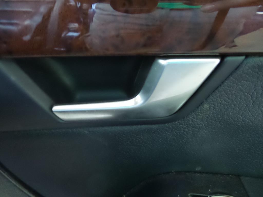 Poignee interieur avant droit AUDI A4 2 PHASE 1 Diesel - 1