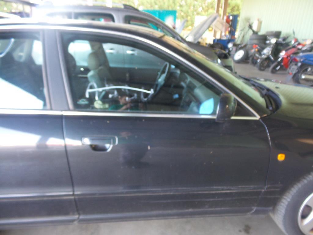 Vitre avant droit AUDI A4 1 PHASE 1 Essence - 1