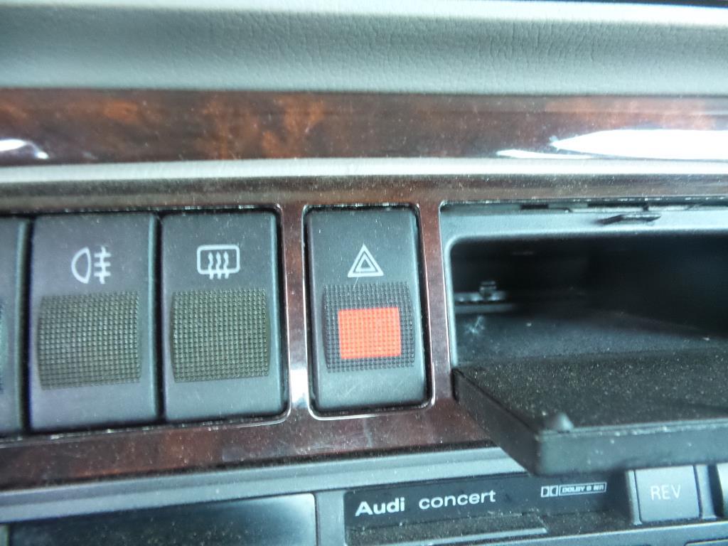 Bouton de warning AUDI A4 1 PHASE 1 Essence - 1