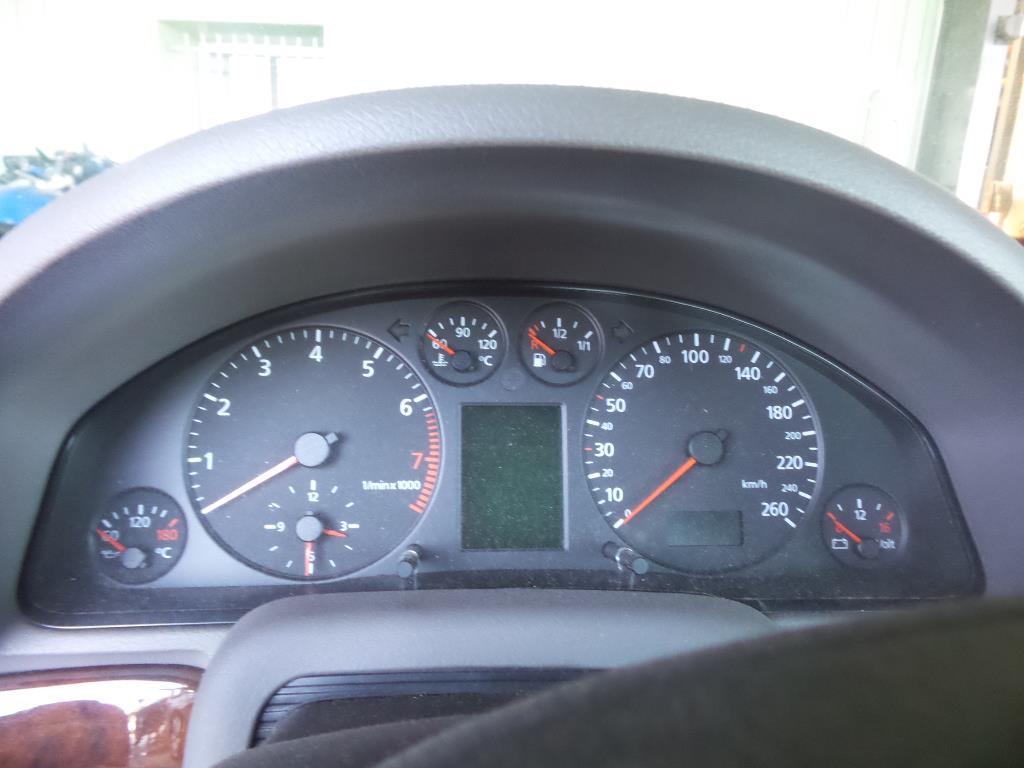 Compteur AUDI A4 1 PHASE 1 Essence - 1