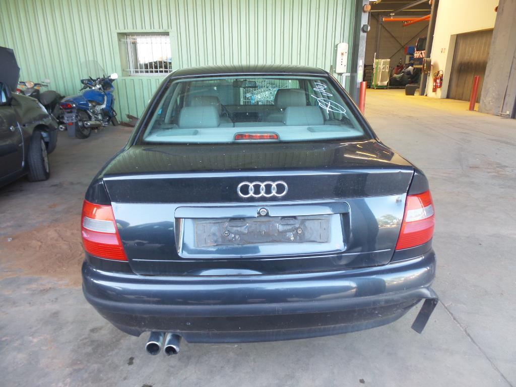 Feu arriere stop central AUDI A4 1 PHASE 1 Essence - 1
