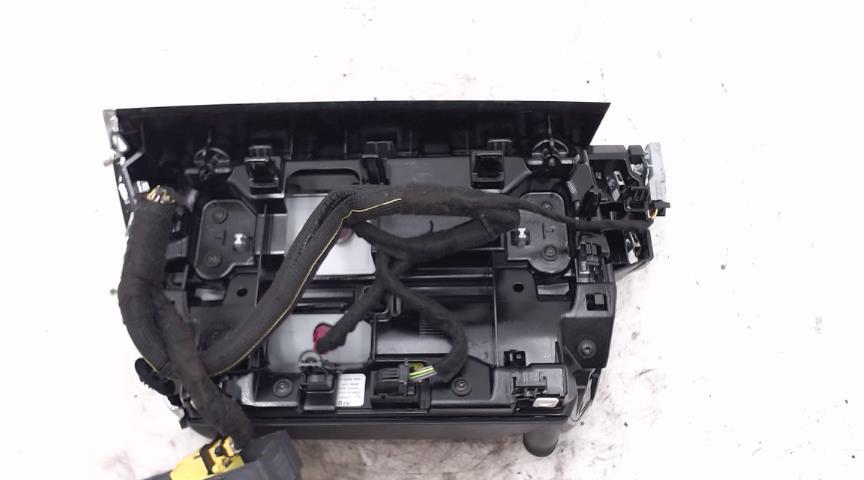 Ecran GPS PEUGEOT 308 3 Diesel - 1