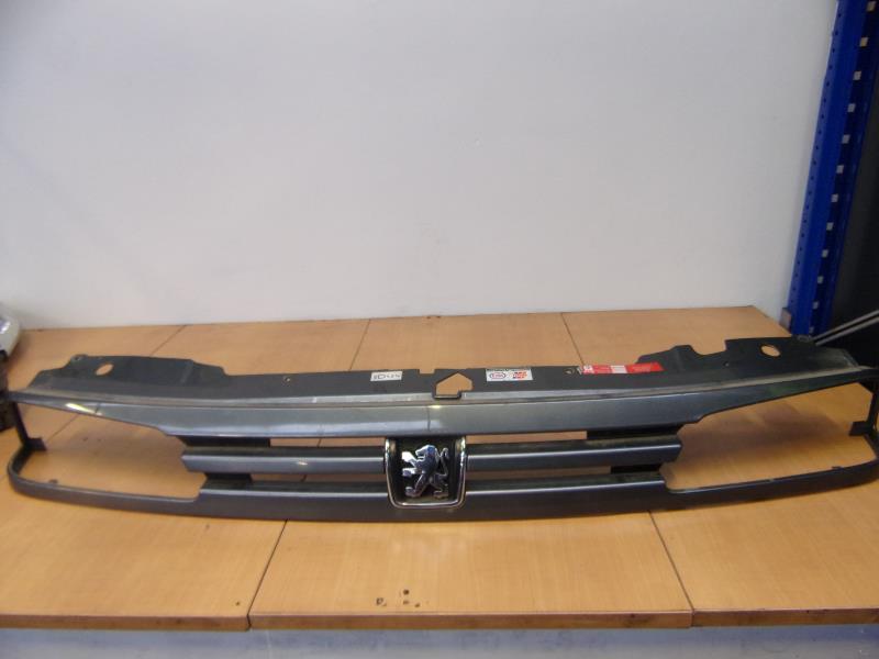 Calandre PEUGEOT 806  - 1