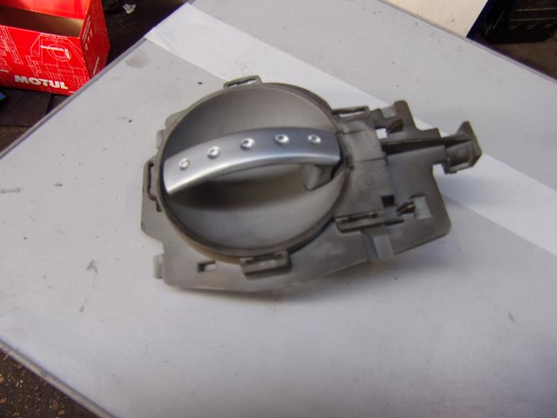 Poignee interieur avant gauche CITROEN C3 1 PHASE 1 Diesel - 1