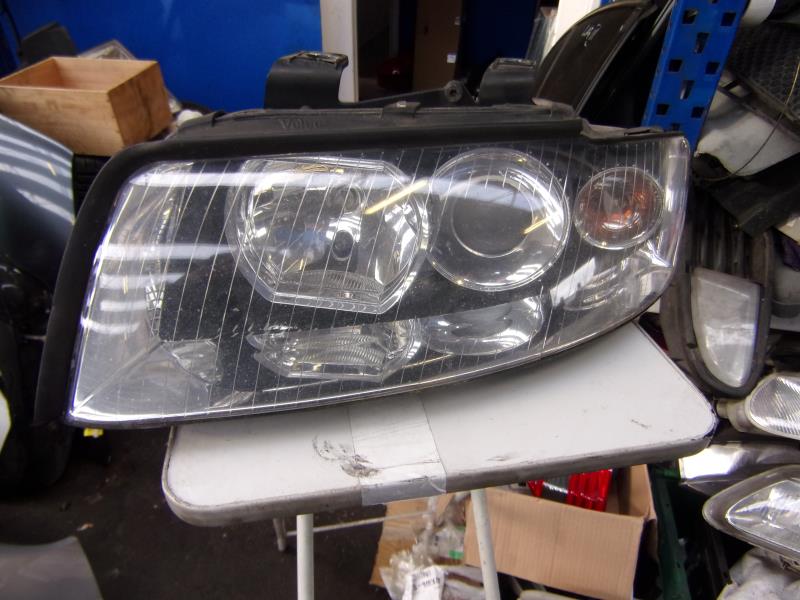 Optique avant principal gauche (feux)(phare) AUDI A4 2 AVANT PHASE 1 BREAK Diesel - 1