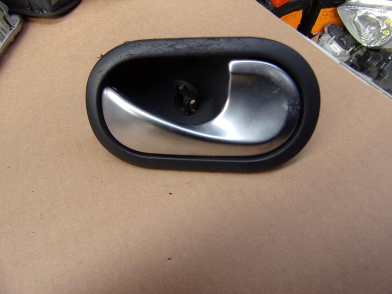 Poignee interieur avant droit RENAULT SCENIC 2 PHASE 1 Diesel - 1
