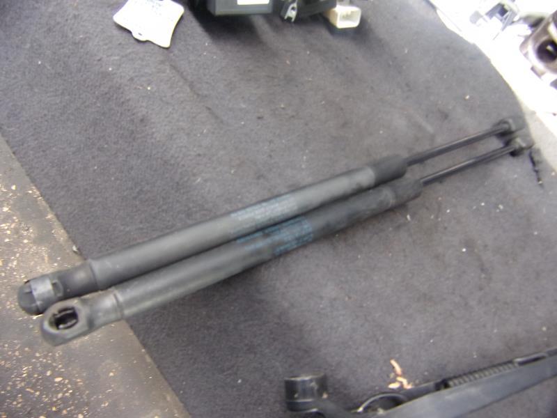 Verin de coffre SUZUKI SWIFT 3 Diesel - 1