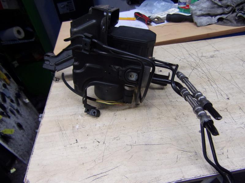 Bloc ABS (freins anti-blocage) AUDI A4 2 PHASE 1 Diesel - 1