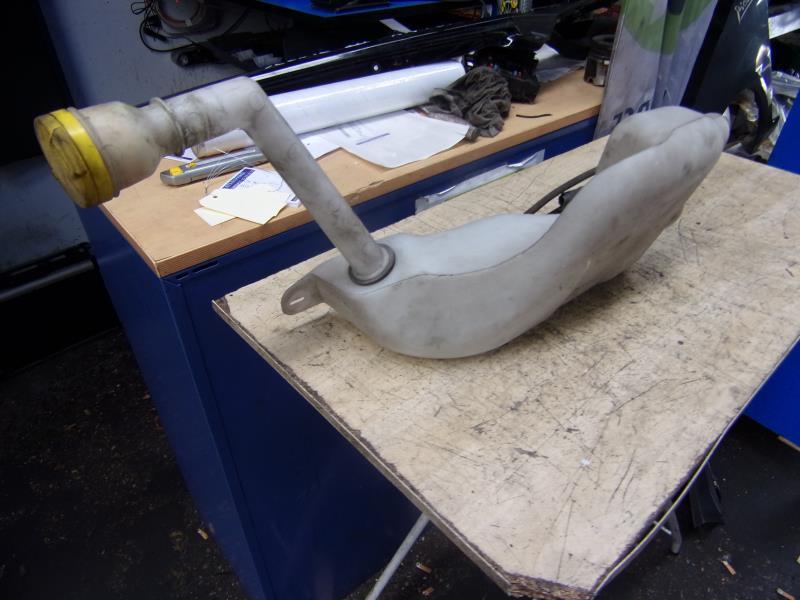 Vase de lave glace RENAULT SCENIC 3 PHASE 1 Diesel - 1