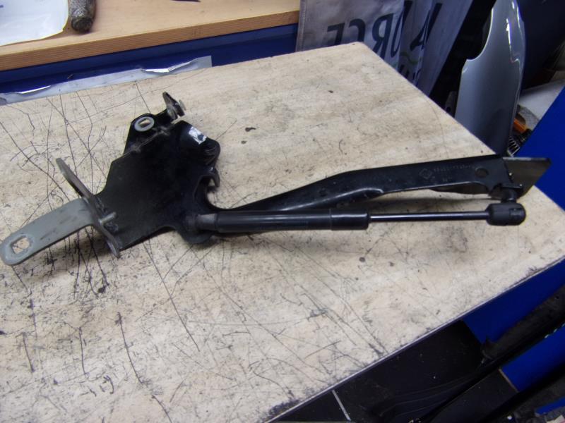 Verin de capot RENAULT SCENIC 3 PHASE 1 Diesel - 1