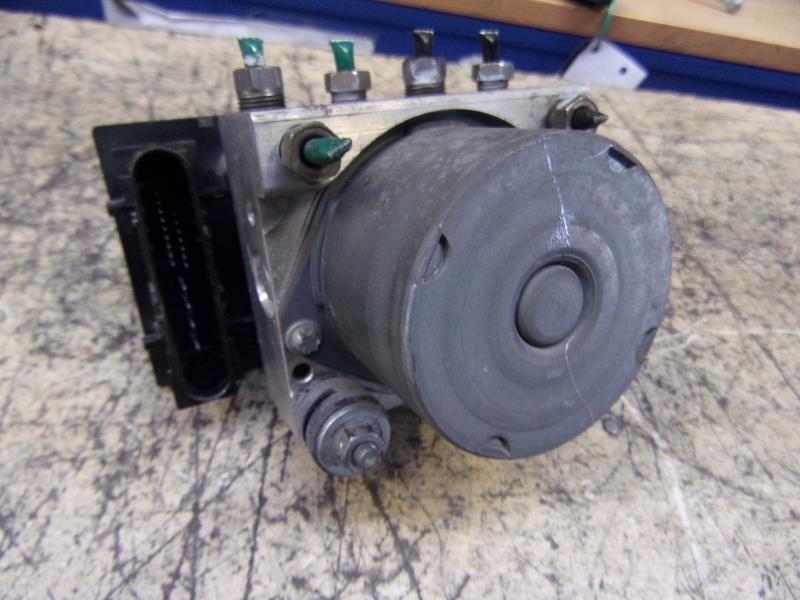 Bloc ABS (freins anti-blocage) RENAULT CLIO 3 PHASE 1 Essence - 1