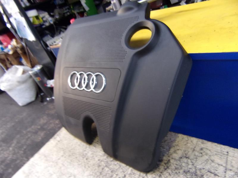 Cache moteur  AUDI A3 1 PHASE 2 Essence - 1
