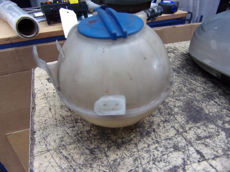 Vase d'expansion VOLKSWAGEN GOLF 5 Essence - 1