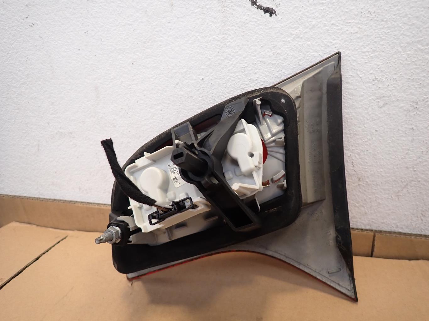 Feu arriere secondaire gauche (feux) AUDI A4 2 AVANT PHASE 2 BREAK Diesel - 1