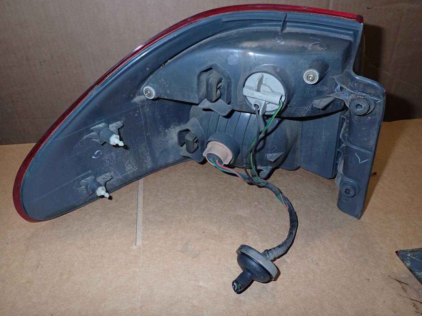 Feu arriere principal droit (feux) MAZDA 626 4 PHASE 1 Essence - 1
