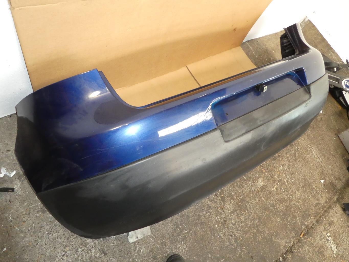 Pare choc arriere VOLKSWAGEN GOLF 5 Diesel - 1