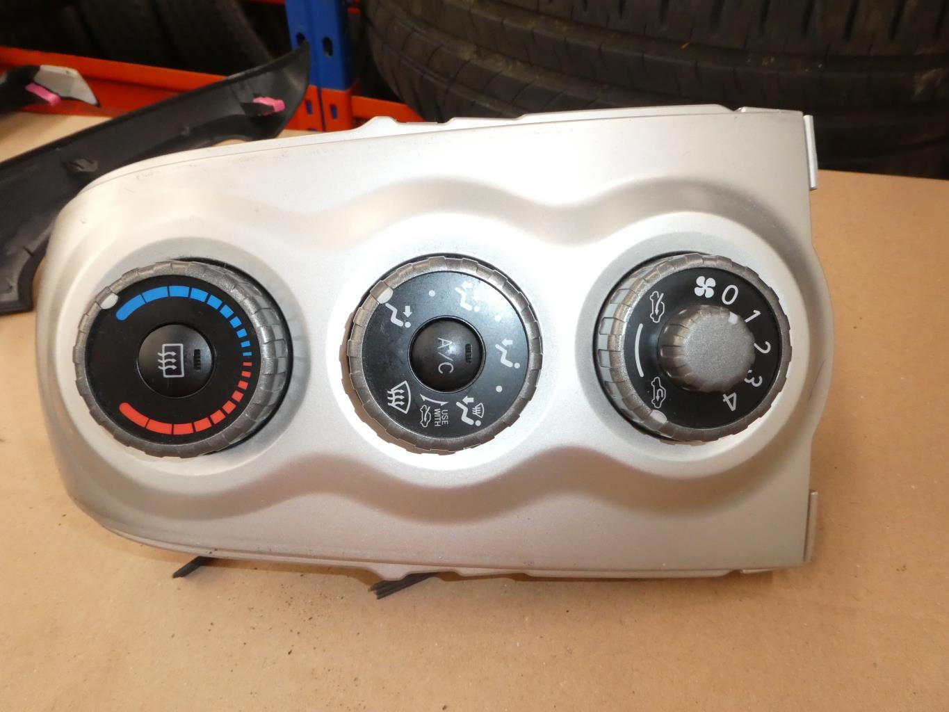 Commande chauffage TOYOTA YARIS 2 PHASE 1 Diesel - 1