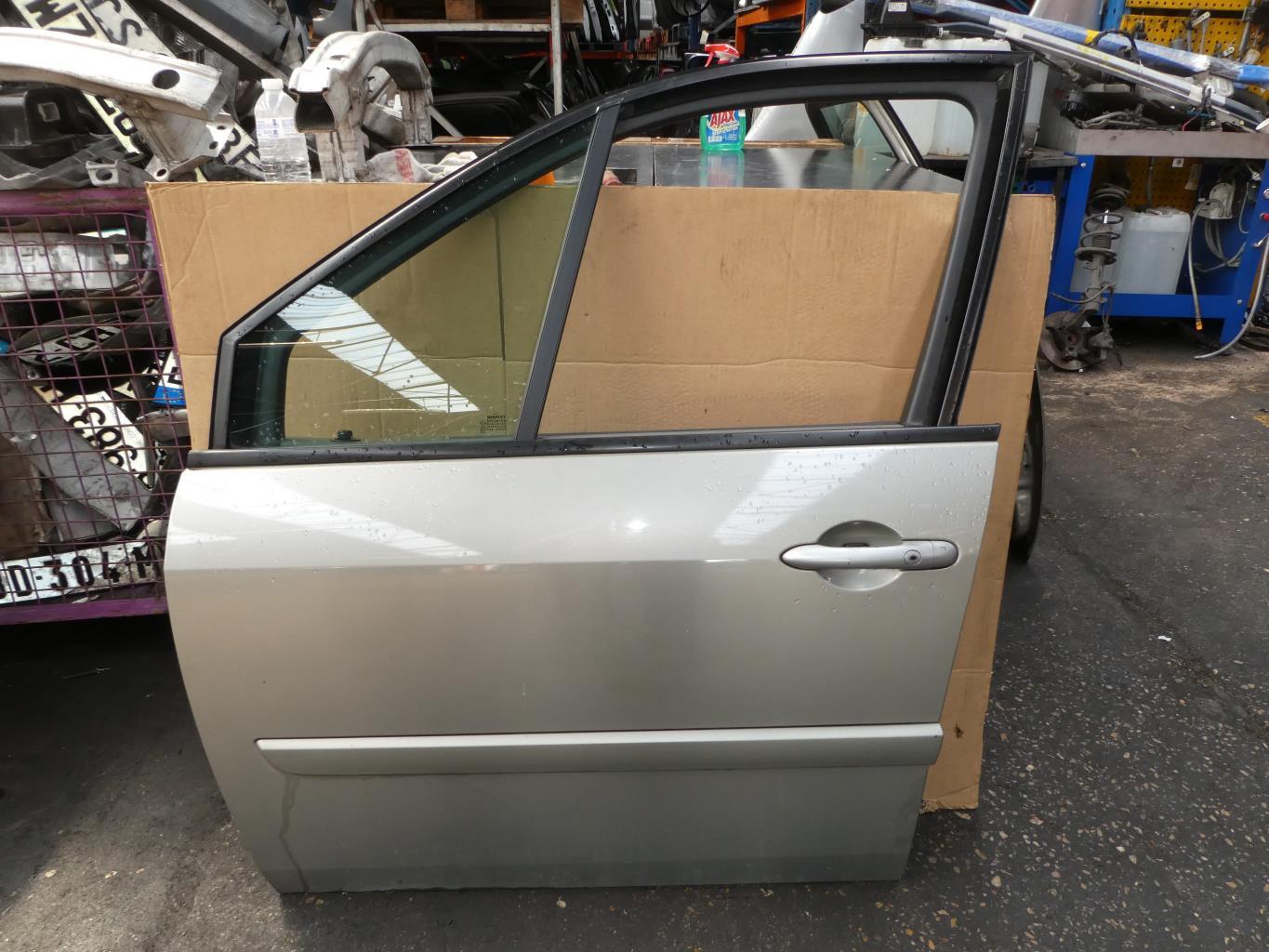 Porte avant gauche RENAULT SCENIC 2 PHASE 2 Diesel - 1