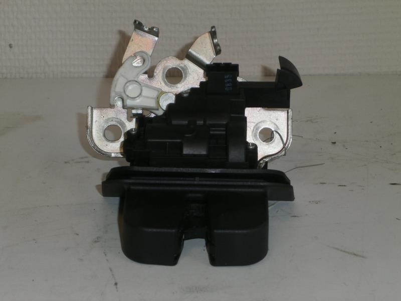 Serrure de coffre AUDI A3 2 SPORTBACK PHASE 2 Diesel - 1