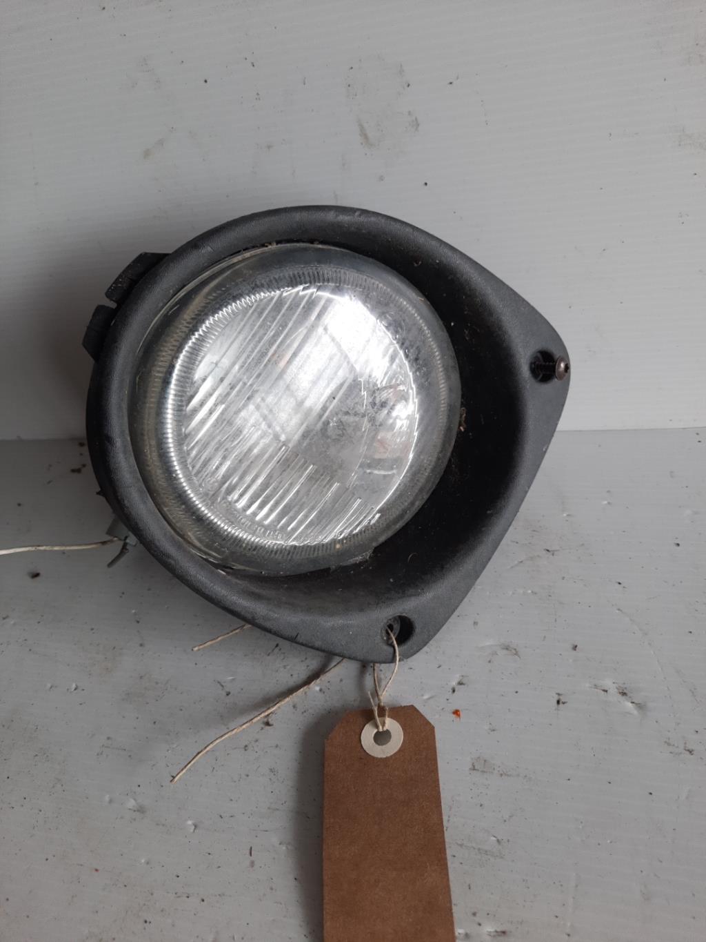 Anti brouillard droit (feux) RENAULT CLIO 2 PHASE 1 Essence - 1