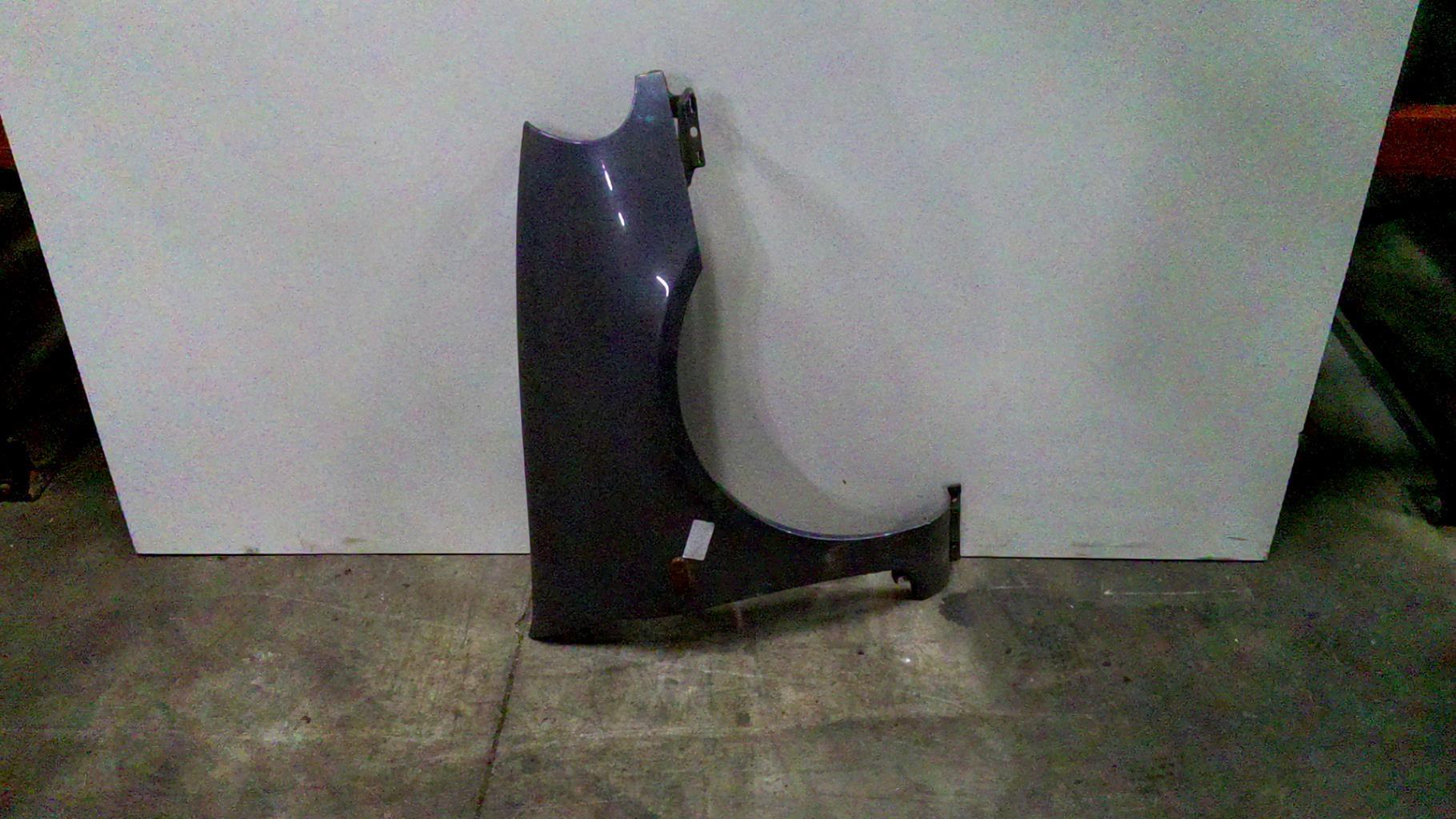 Aile avant droit RENAULT CLIO 2 PHASE 1 Essence - 1