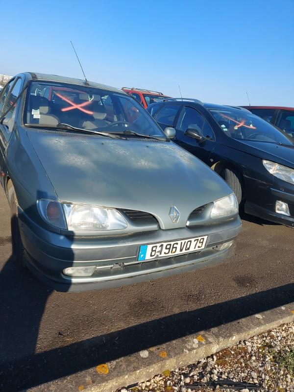 Calandre droite RENAULT MEGANE 1  - 1