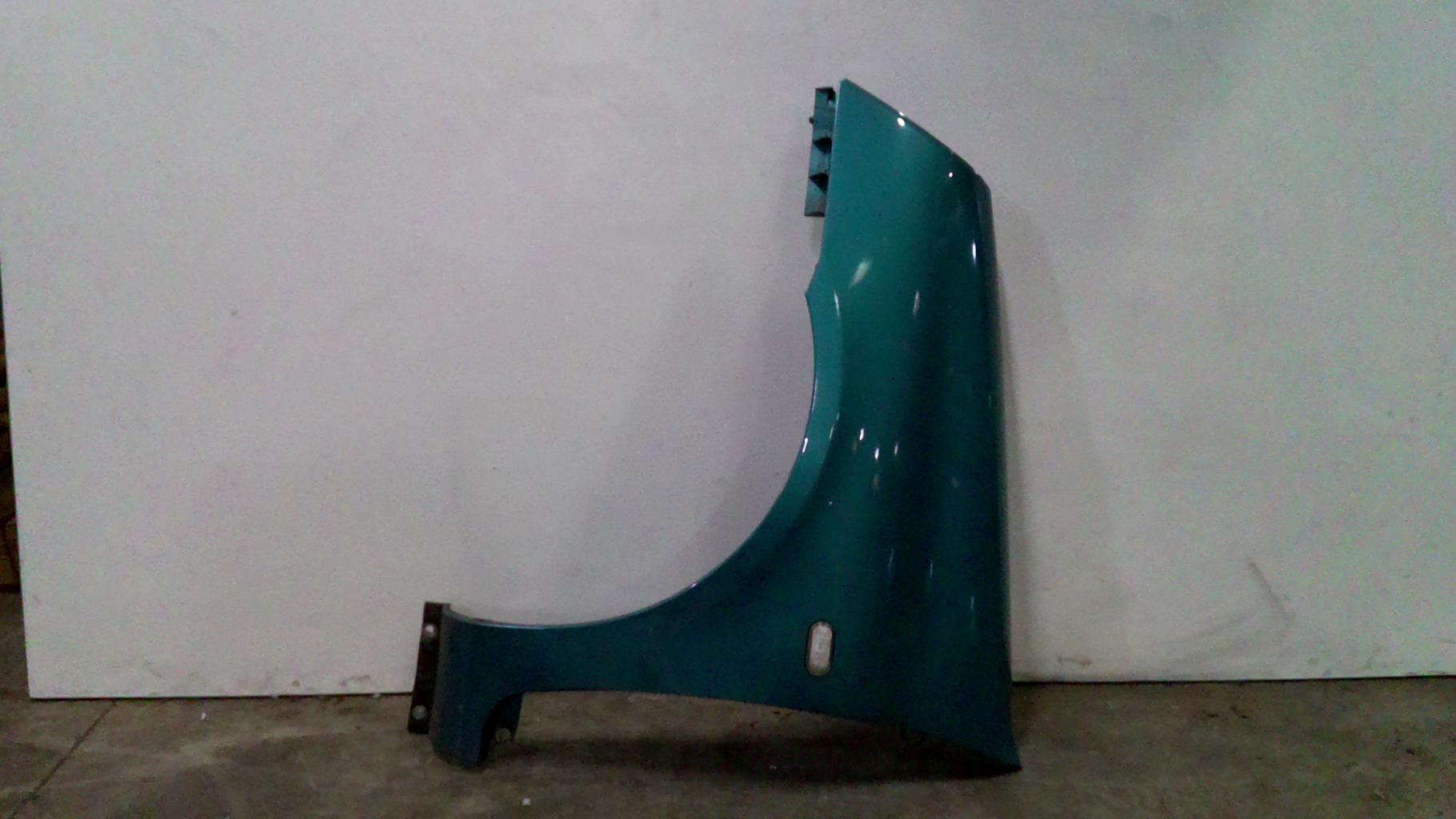 Aile avant gauche RENAULT CLIO 2 PHASE 2  - 1
