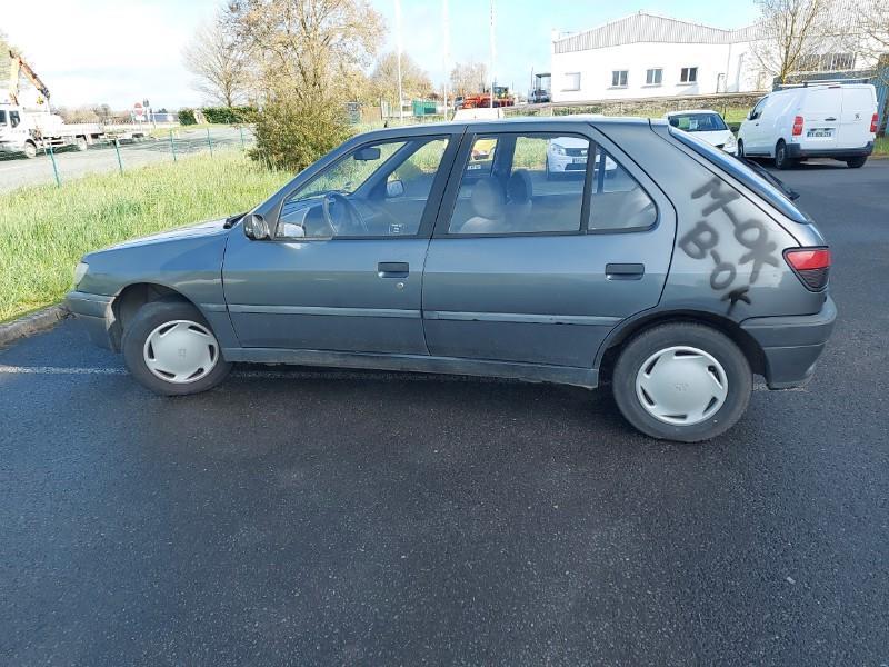 Moteur PEUGEOT 306  - 1