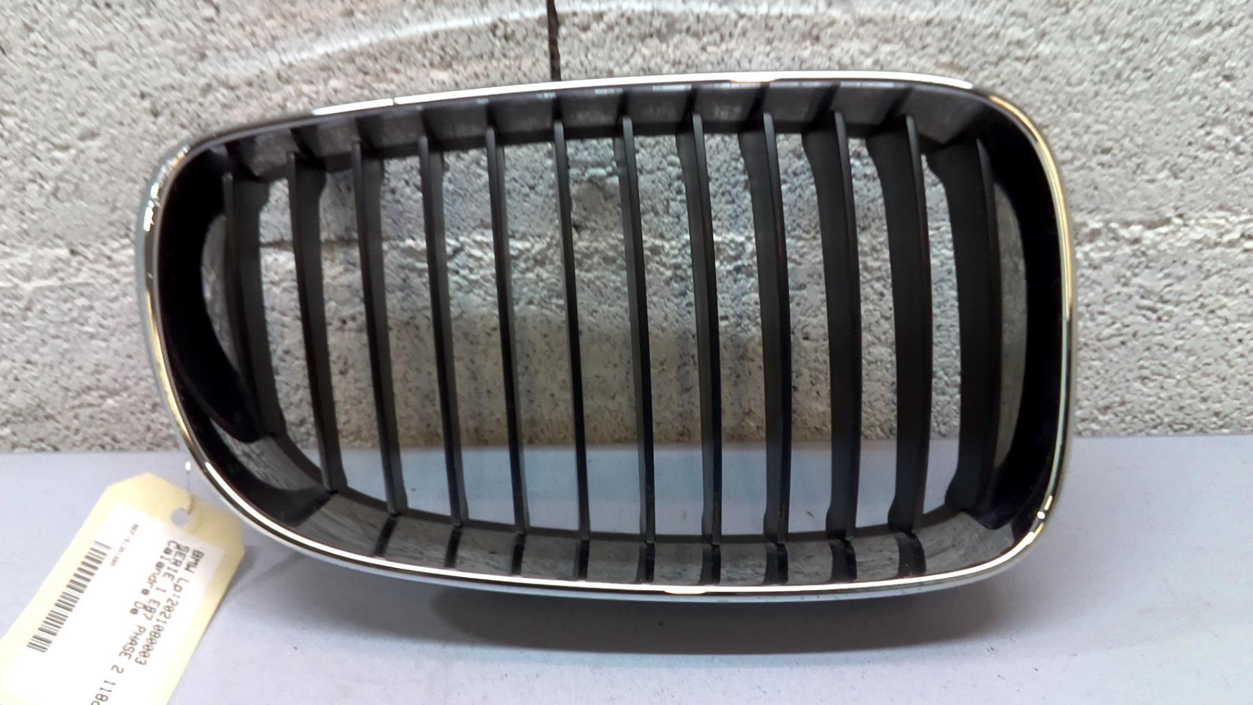 Calandre droite BMW SERIE 1 E87 PHASE 2 Diesel - 1