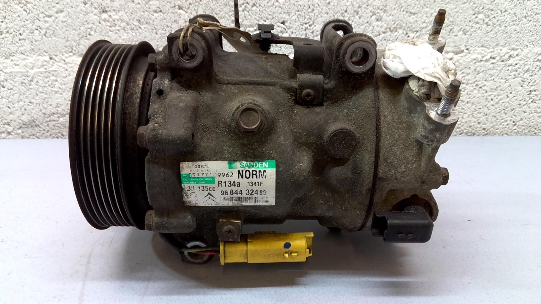 Compresseur clim PEUGEOT 308 1 SW PHASE 1 BREAK Diesel - 1