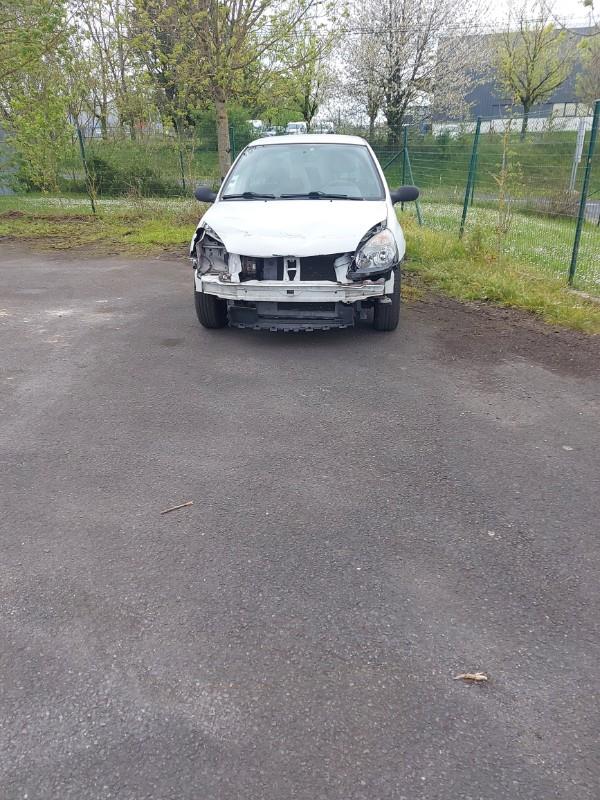 Porte avant gauche RENAULT CLIO 2 PHASE 2 Diesel - 1