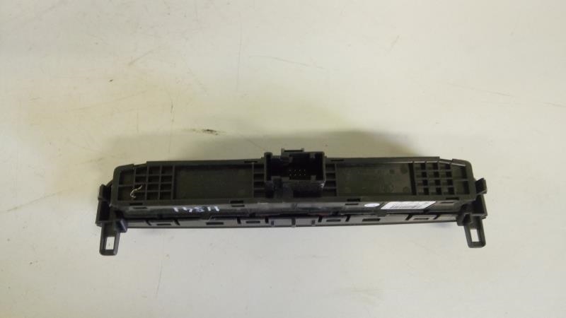 Bouton de warning PEUGEOT 308 1 PHASE 1 Diesel - 1