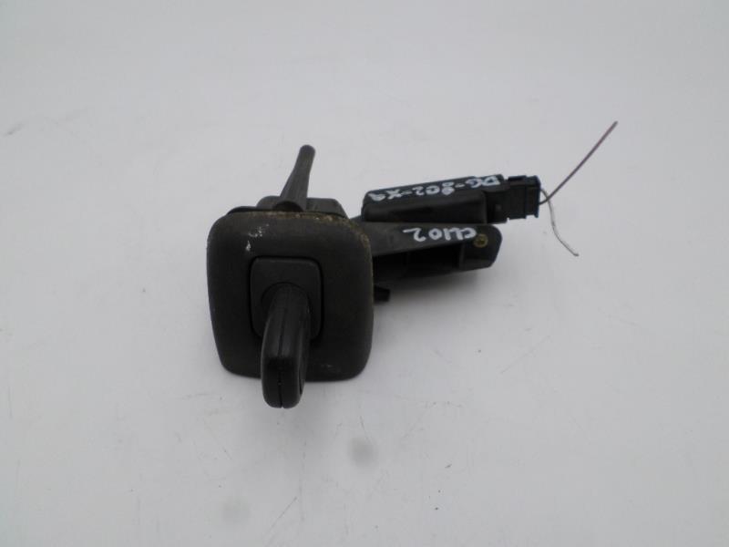 Bouton de coffre RENAULT CLIO 2 PHASE 1 Essence - 1