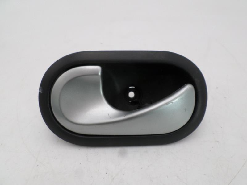 Maniglia interna posteriore sinistra RENAULT CLIO 3 PHASE 1 Diésel - 1