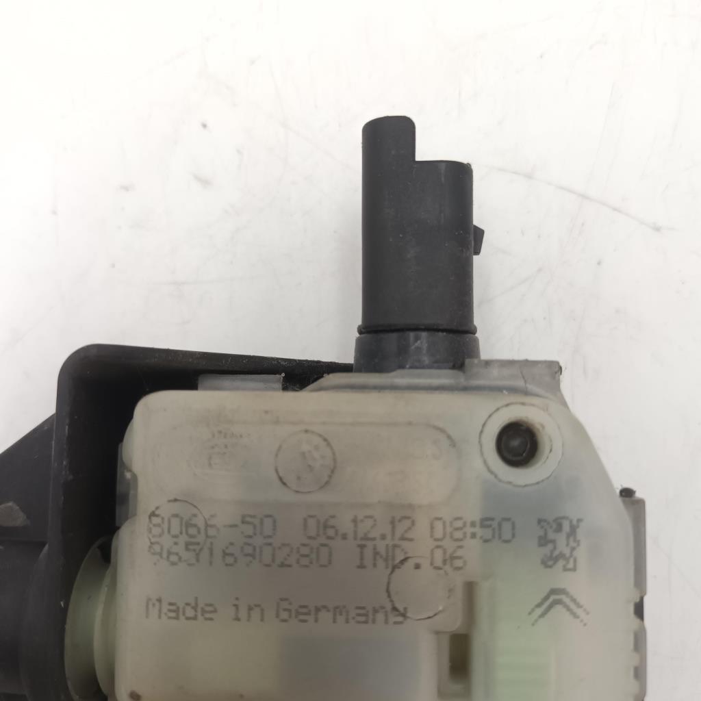 Actionneur verrou trappe d'essence CITROEN C4 2 PHASE 1 Diesel - 1