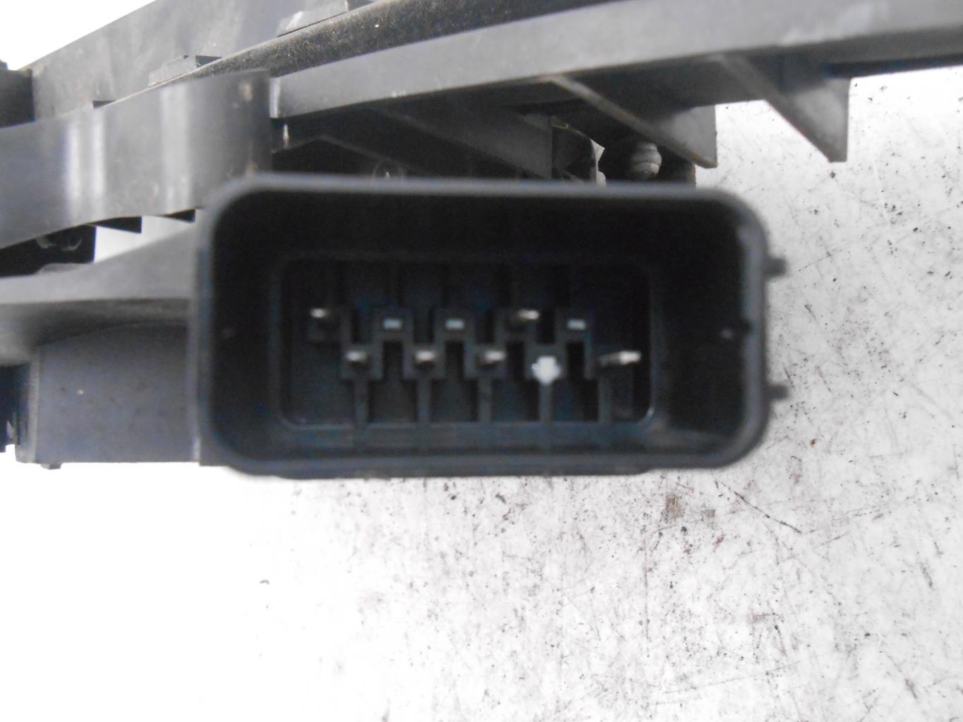 Chiusura centralizzata anteriore sinistra FORD C-MAX 1 PHASE 2 Diésel - 1