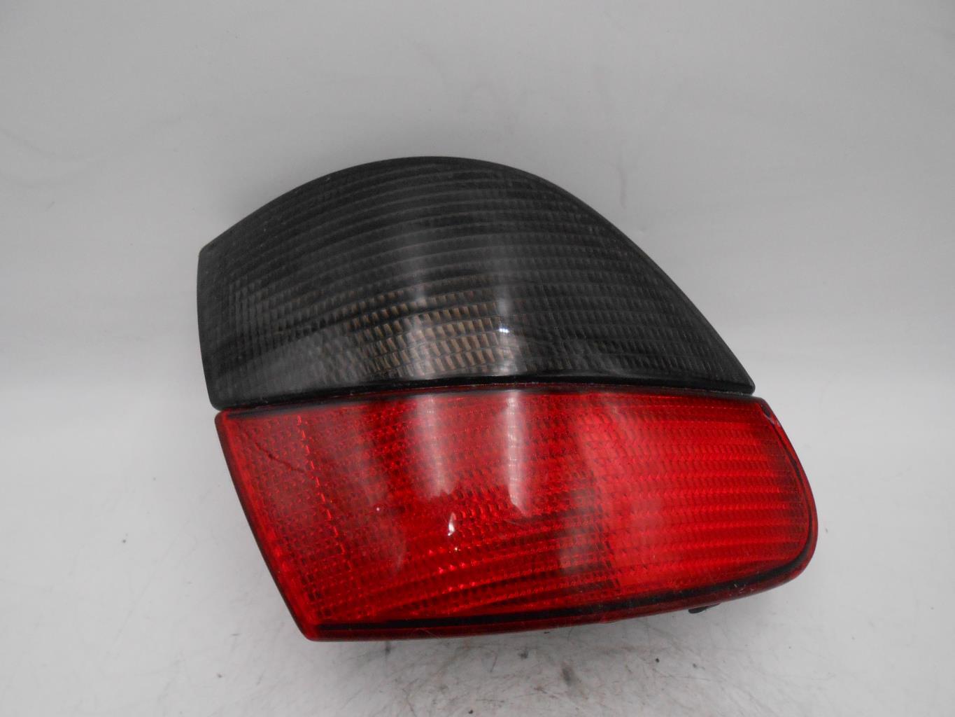 Fanale posteriore principale sinistro (luci) PEUGEOT 406 PHASE 1 BREAK Diésel - 1