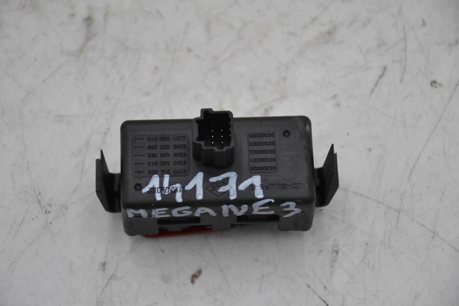 Bouton de warning RENAULT MEGANE 3 PHASE 1 Diesel - 1