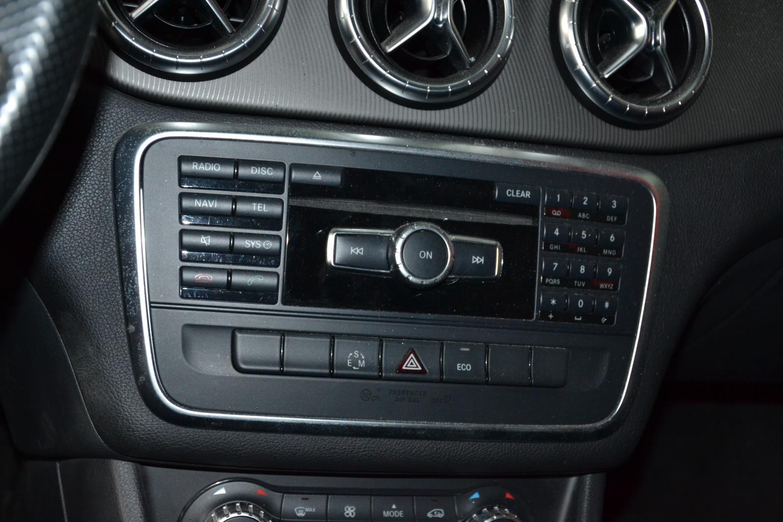 Autoradio originale MERCEDES CLASSE CLA 117 Diésel - 1