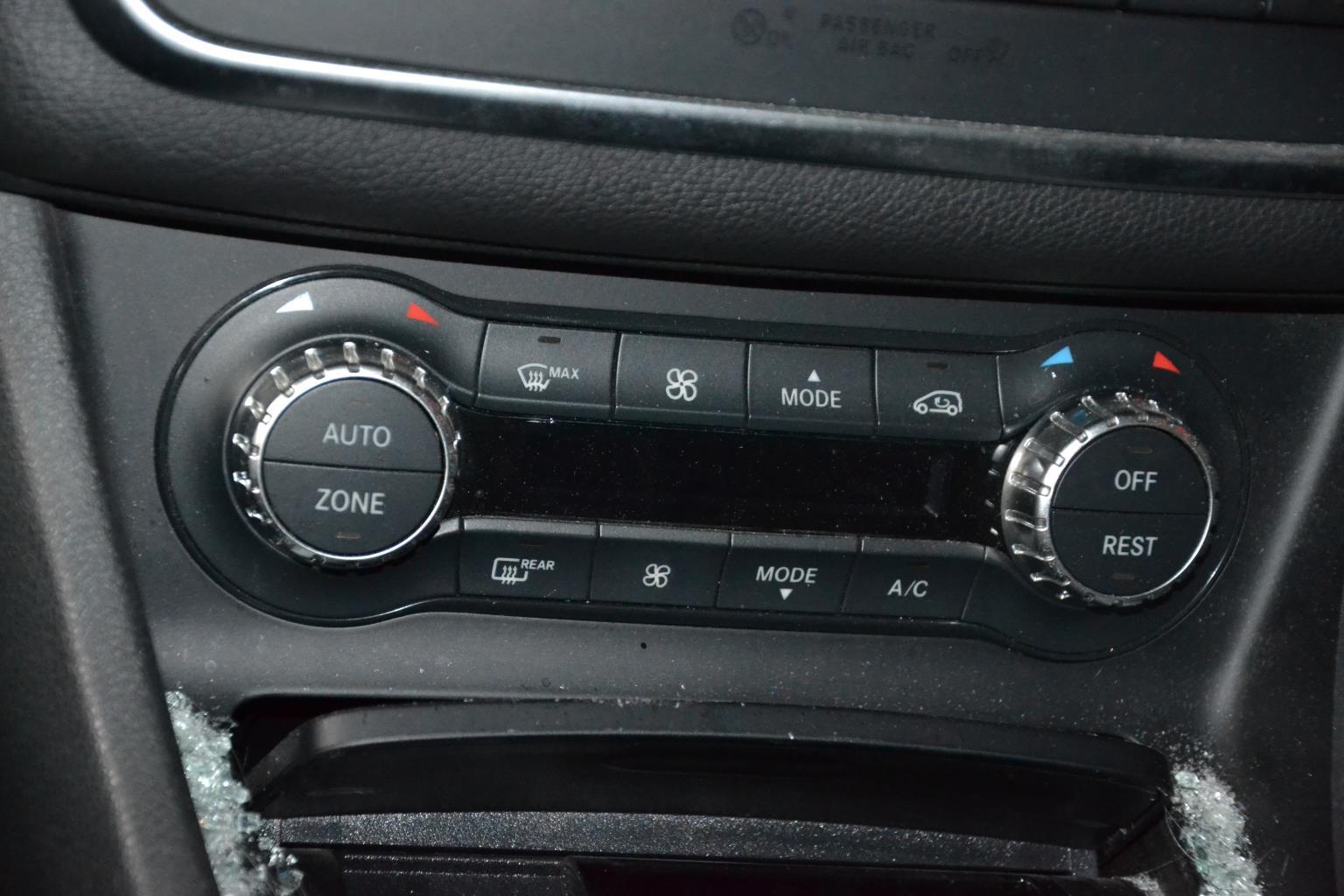 Commande chauffage MERCEDES CLASSE CLA 117 Diesel - 1