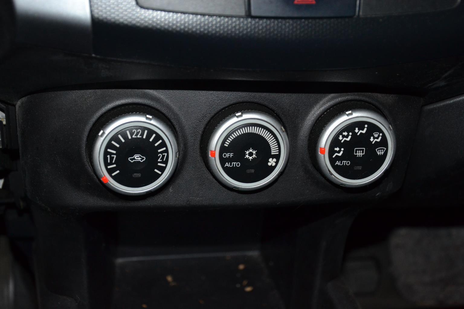 Commande chauffage MITSUBISHI OUTLANDER 2 PHASE 1 Diesel - 1