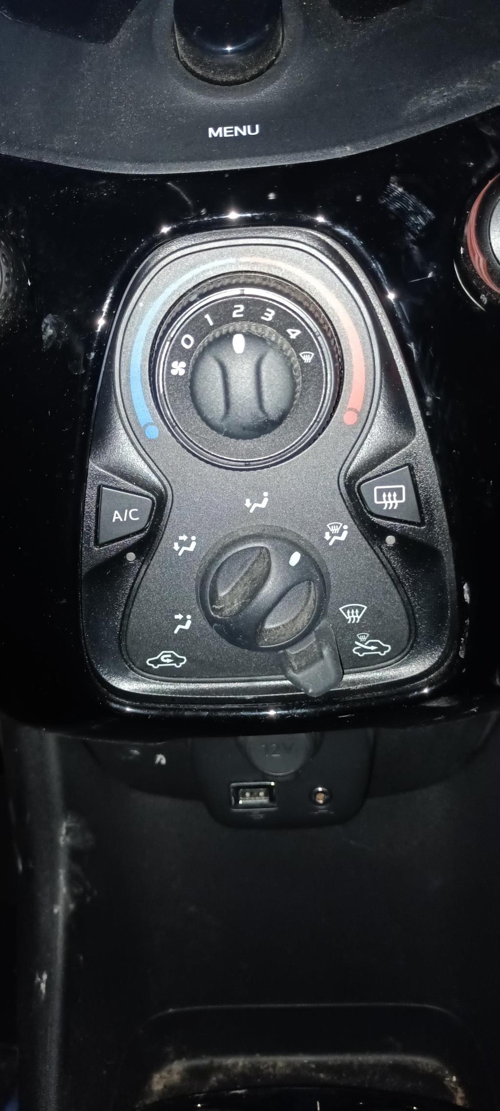 Commande chauffage CITROEN C1 2 Essence - 1
