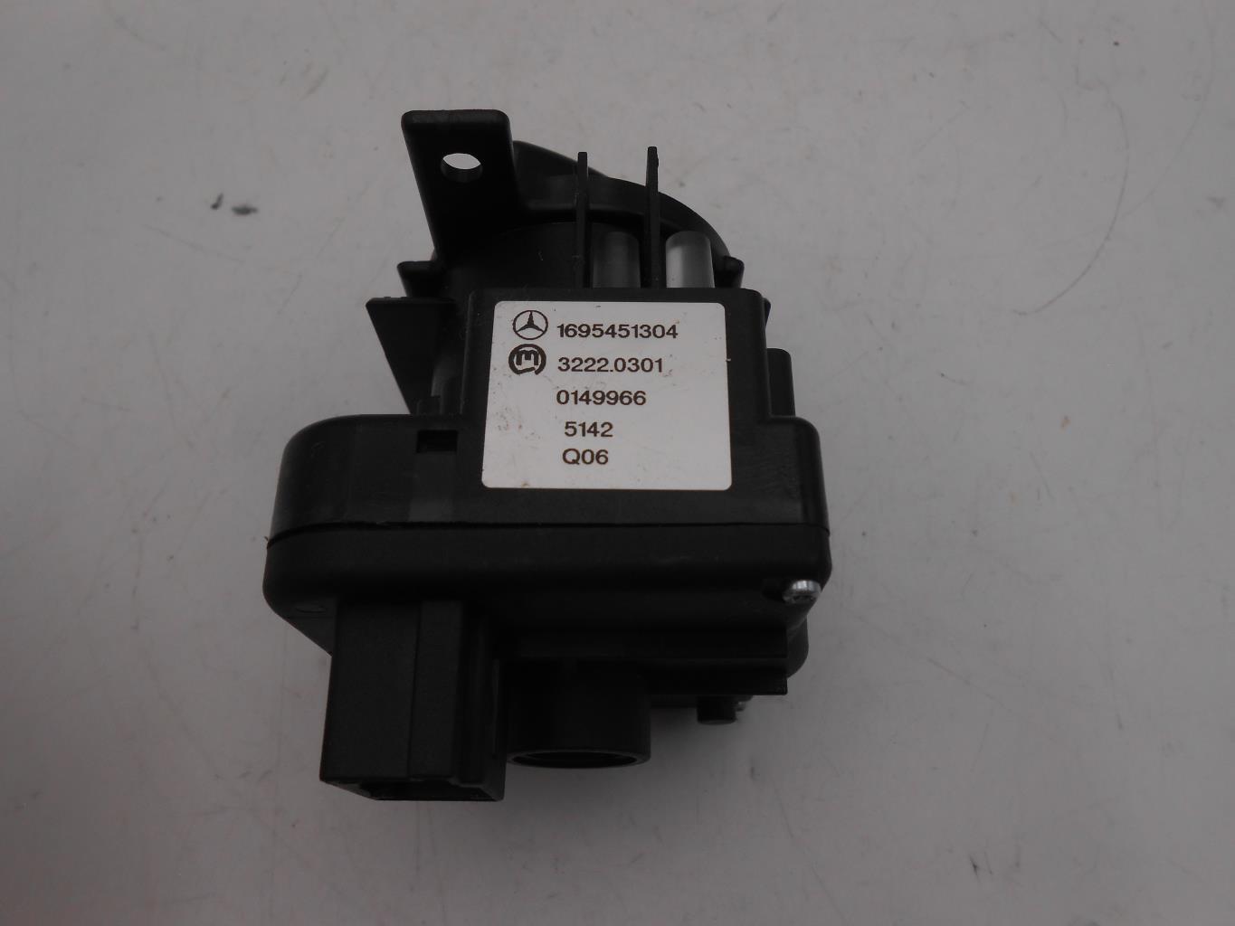 Commande de phare MERCEDES CLASSE B 245 PHASE 1 Diesel - 1