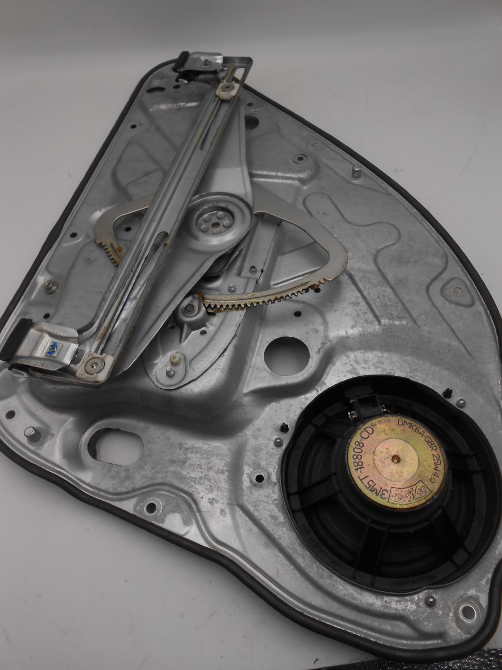 Alzacristalli elettrico posteriore sinistro FORD FOCUS 2 PHASE 1 Diésel - 1