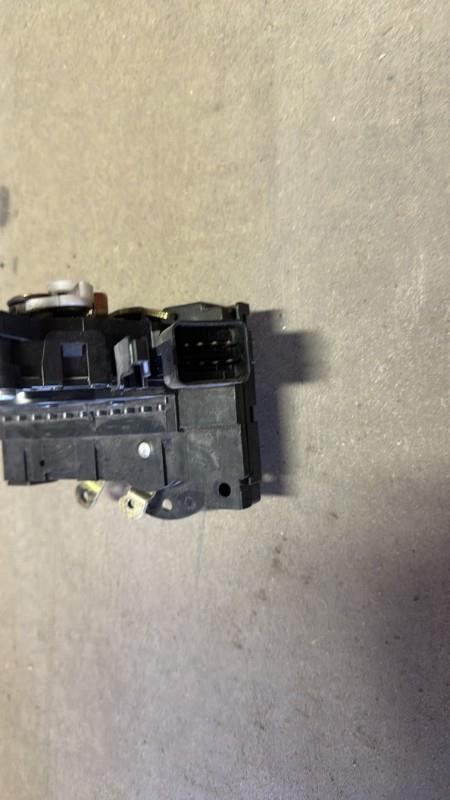 Chiusura centralizzata anteriore destra FORD FOCUS 1 Diésel - 1