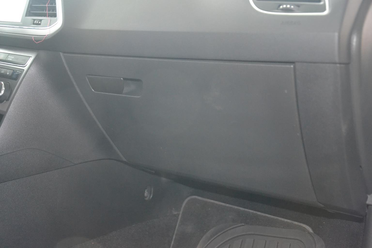 Boite a gants SEAT LEON 3 PHASE 2 Diesel - 1