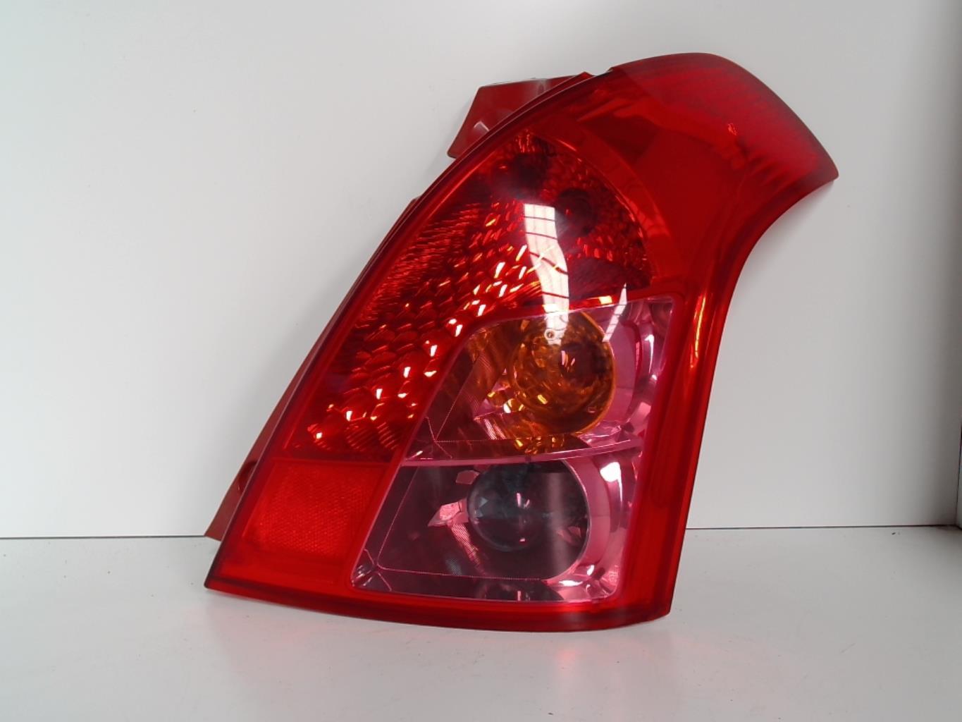Fanale posteriore principale destro (luci) SUZUKI SWIFT 3 Diésel - 1