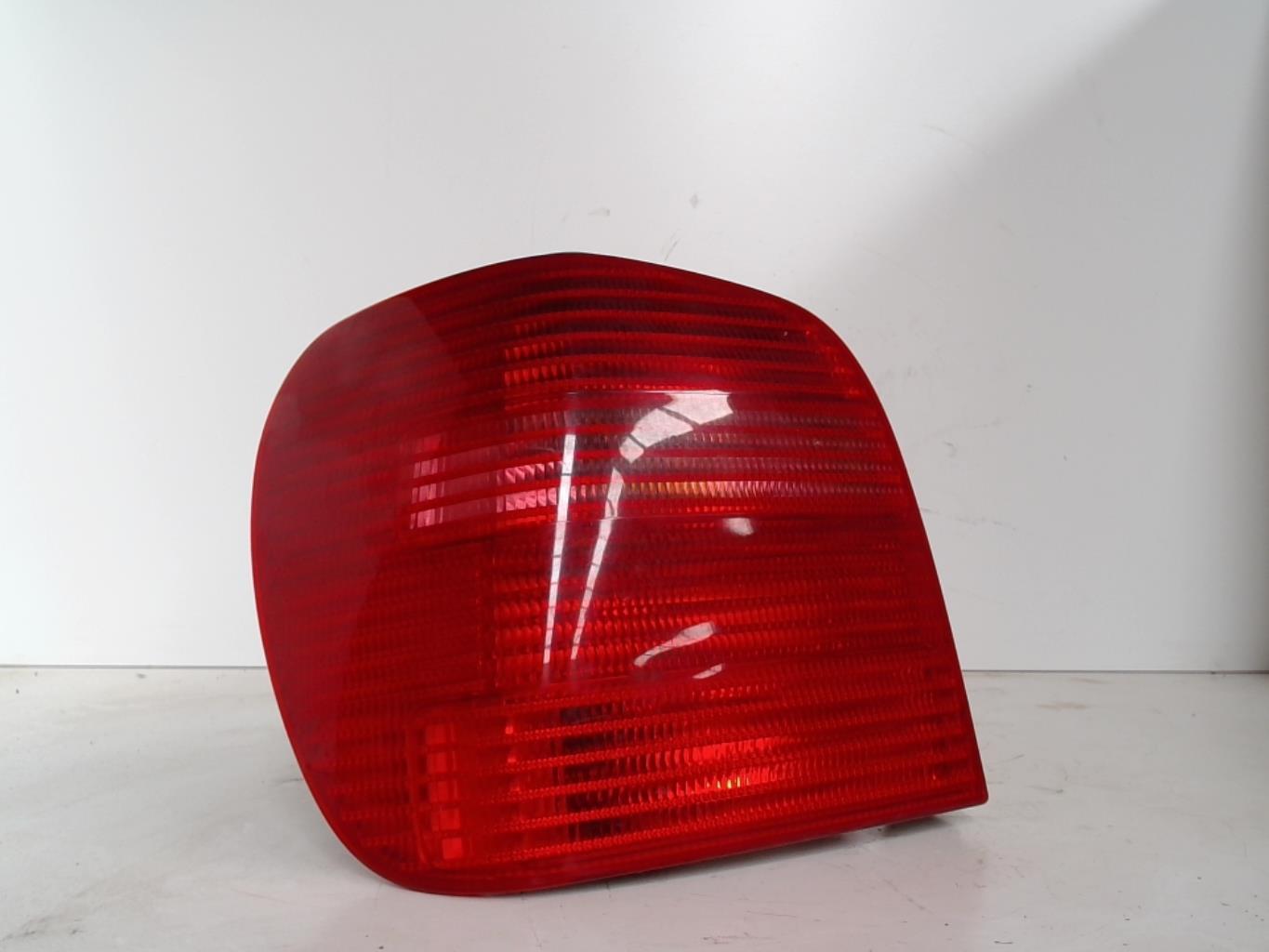 Fanale posteriore principale sinistro (luci) VOLKSWAGEN POLO 3 PHASE 2 Diésel - 1