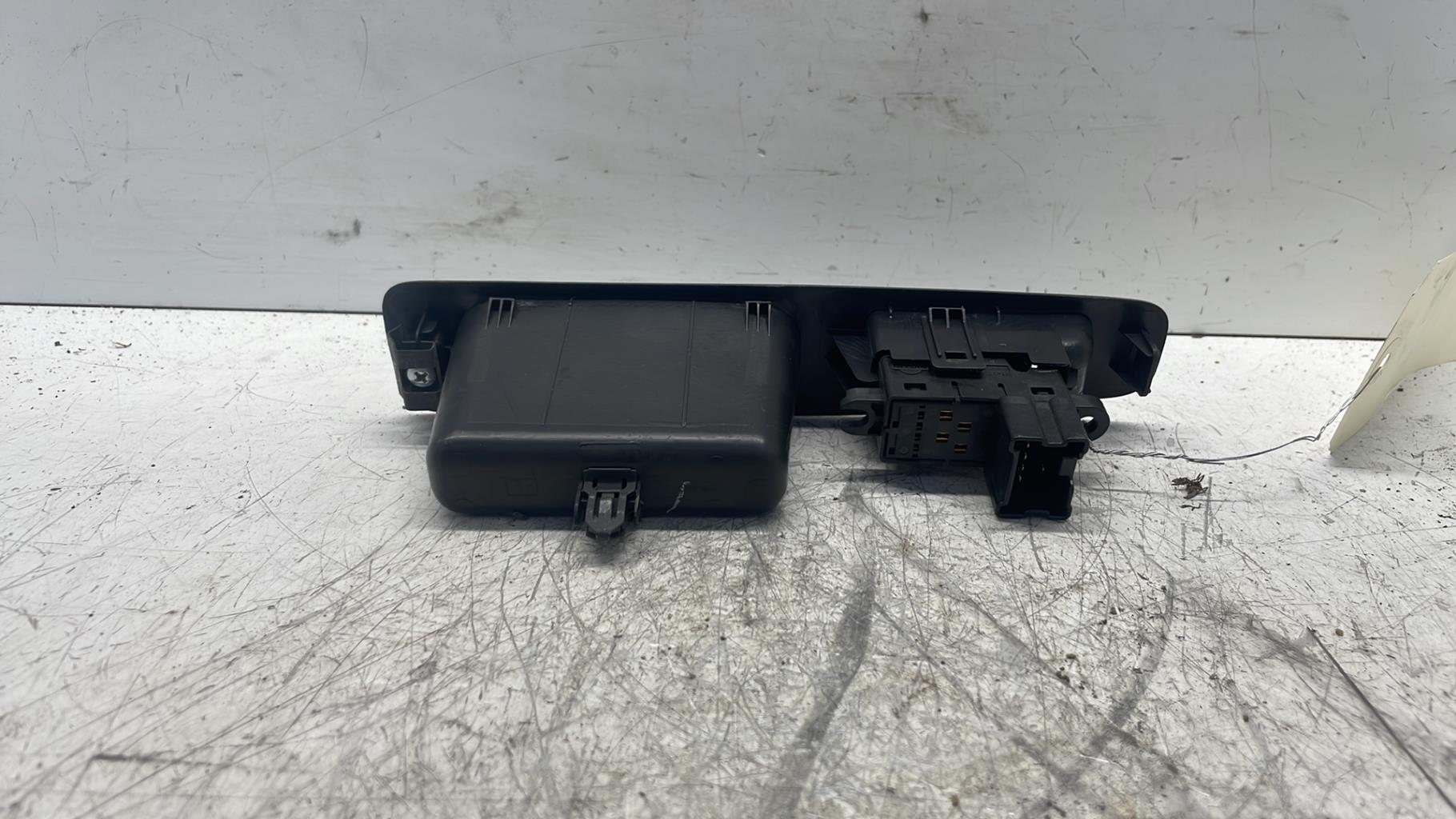 Interruttore lavacristalli posteriore destro NISSAN QASHQAI 1 PHASE 1 Diésel - 1