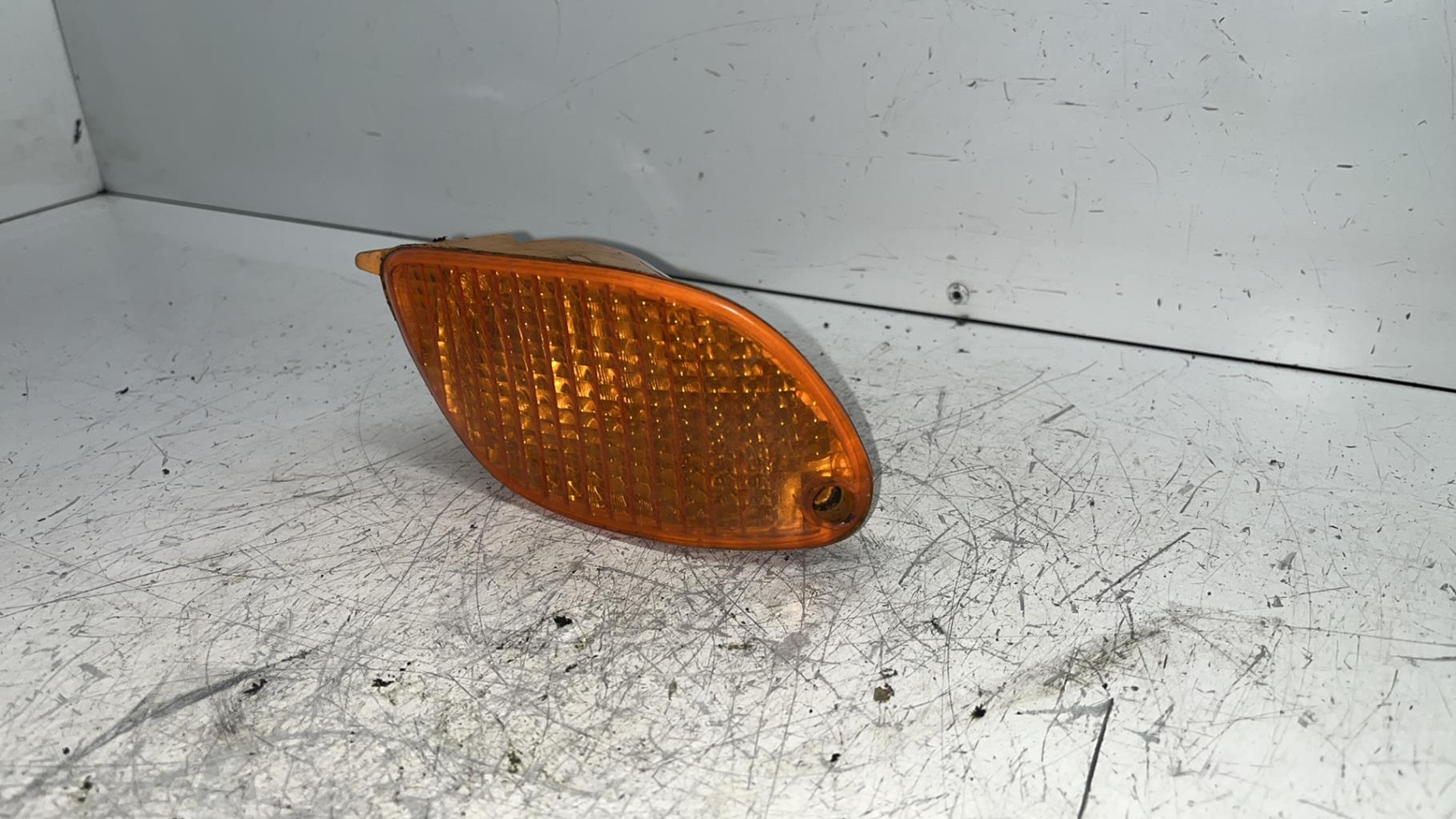 Gruppo ottico anteriore secondario destro (luci)(freccia) FORD FOCUS 1 BREAK Gasolina - 1